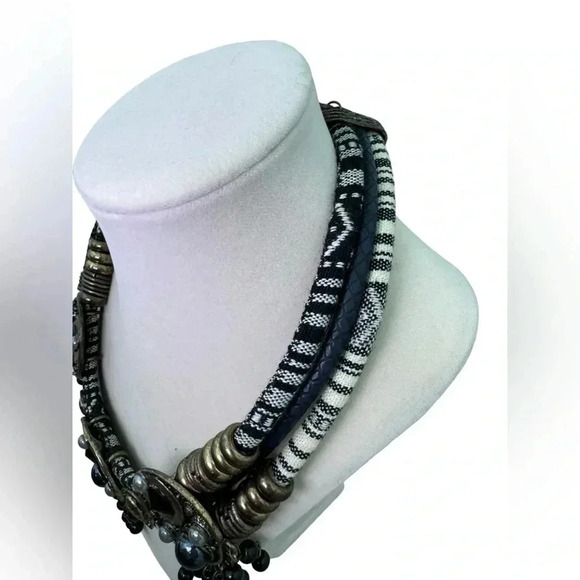 10” Black Beaded Tribal Western Vintage Rhinestone Medallion Necklace - boho - Picture 9 of 10